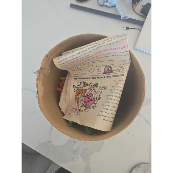 Vintage Tinkertoy 1972 might have missing pieces - Picture 8 of 8